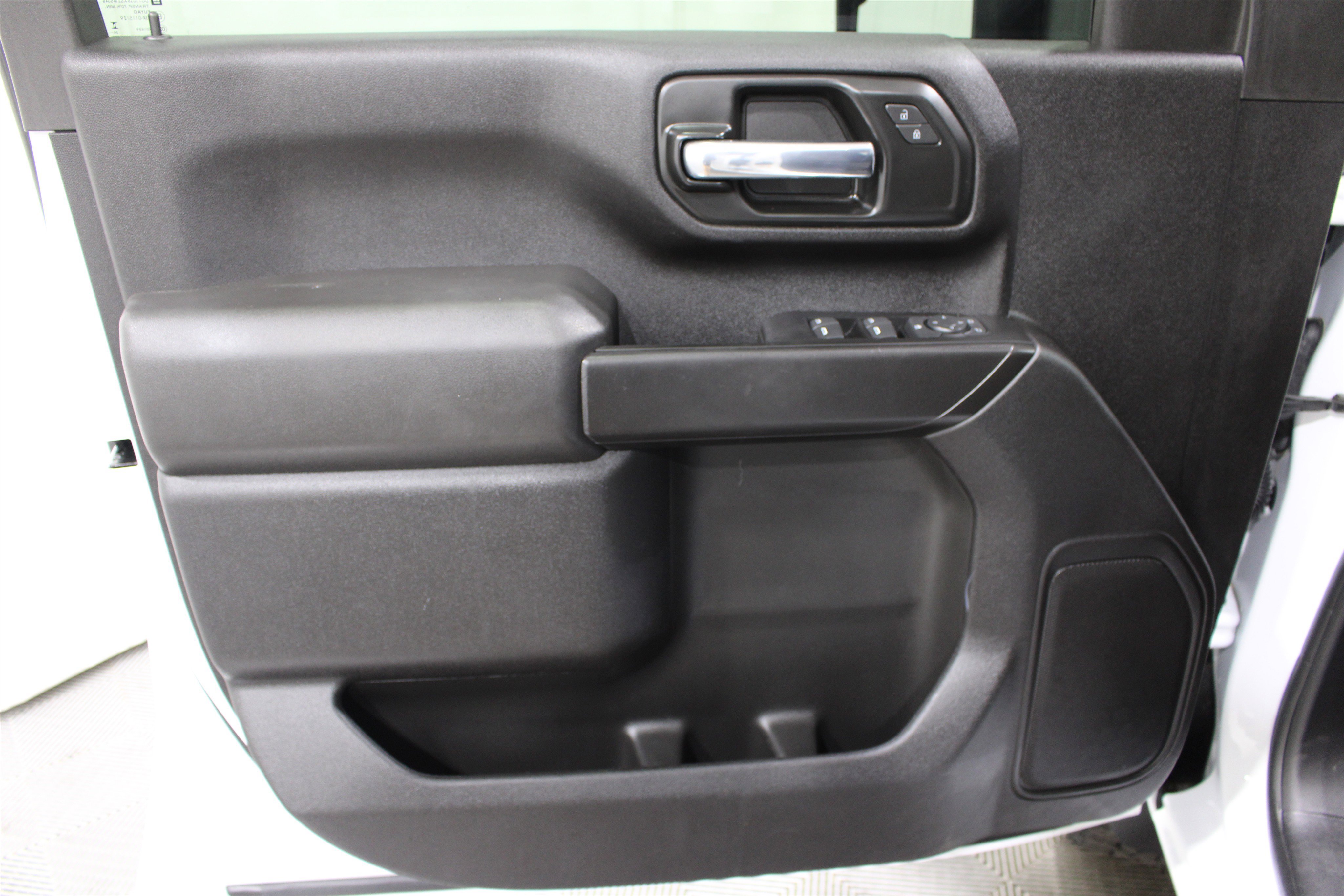 Used 2025 Chevrolet Silverado 2500 Custom w/ Custom Convenience Package AWD/4WD image 6