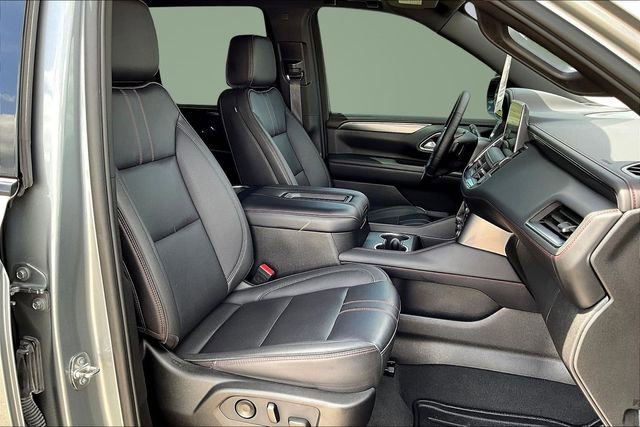 Used 2024 Chevrolet Tahoe RST w/ Luxury Package AWD/4WD image 31