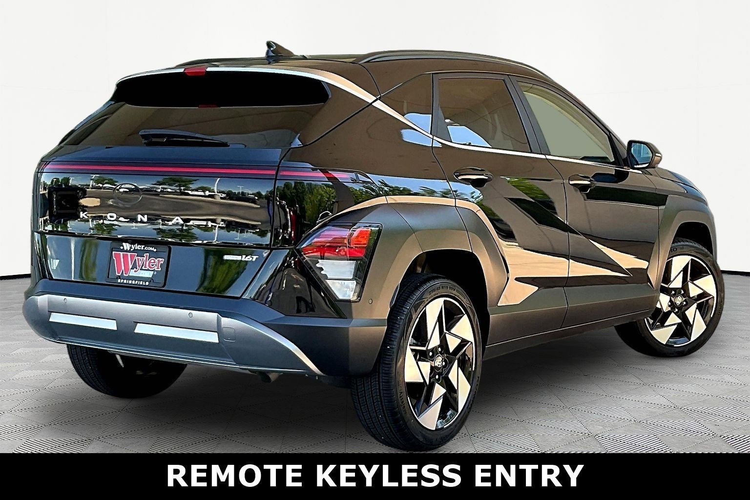 Used 2024 Hyundai Kona Limited AWD/4WD image 6