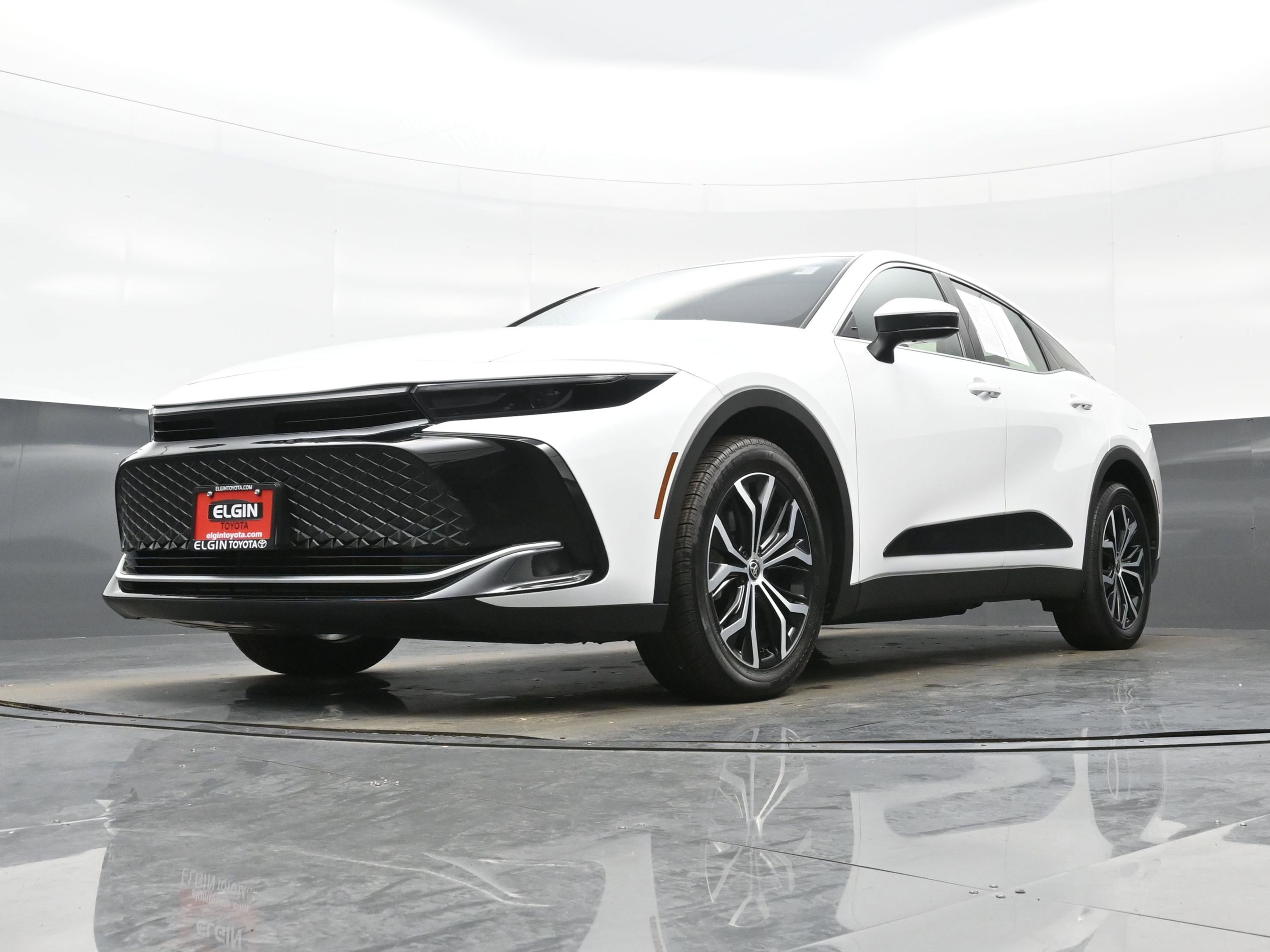 Used 2024 Toyota Crown XLE AWD/4WD image 28