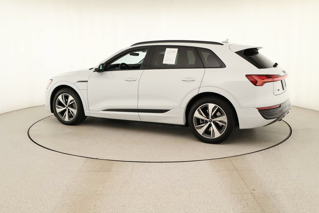 Certified 2024 Audi Q8 e-tron Premium AWD/4WD image 3