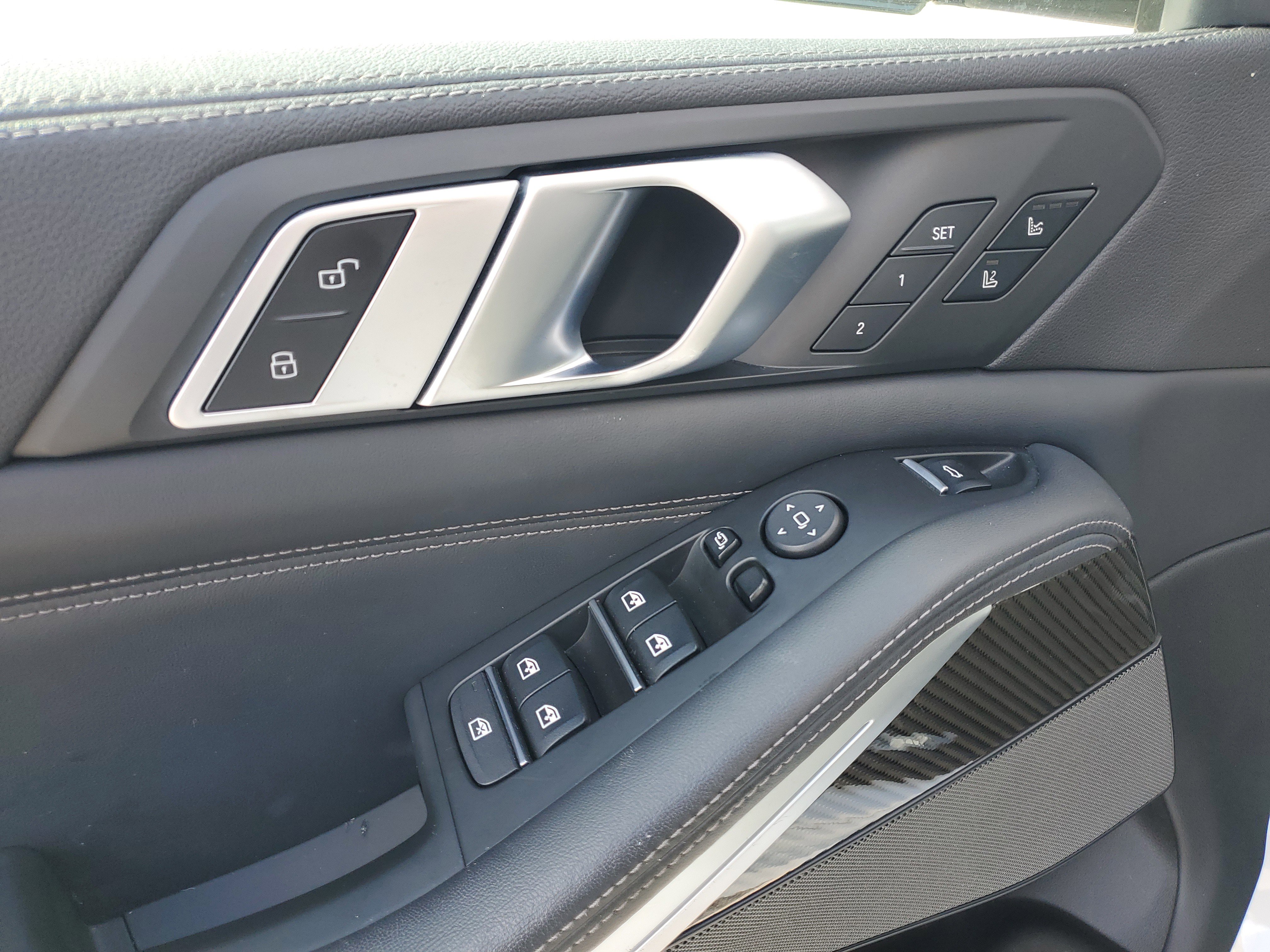 Used 2021 BMW X5 M50i w/ Premium Package image 34