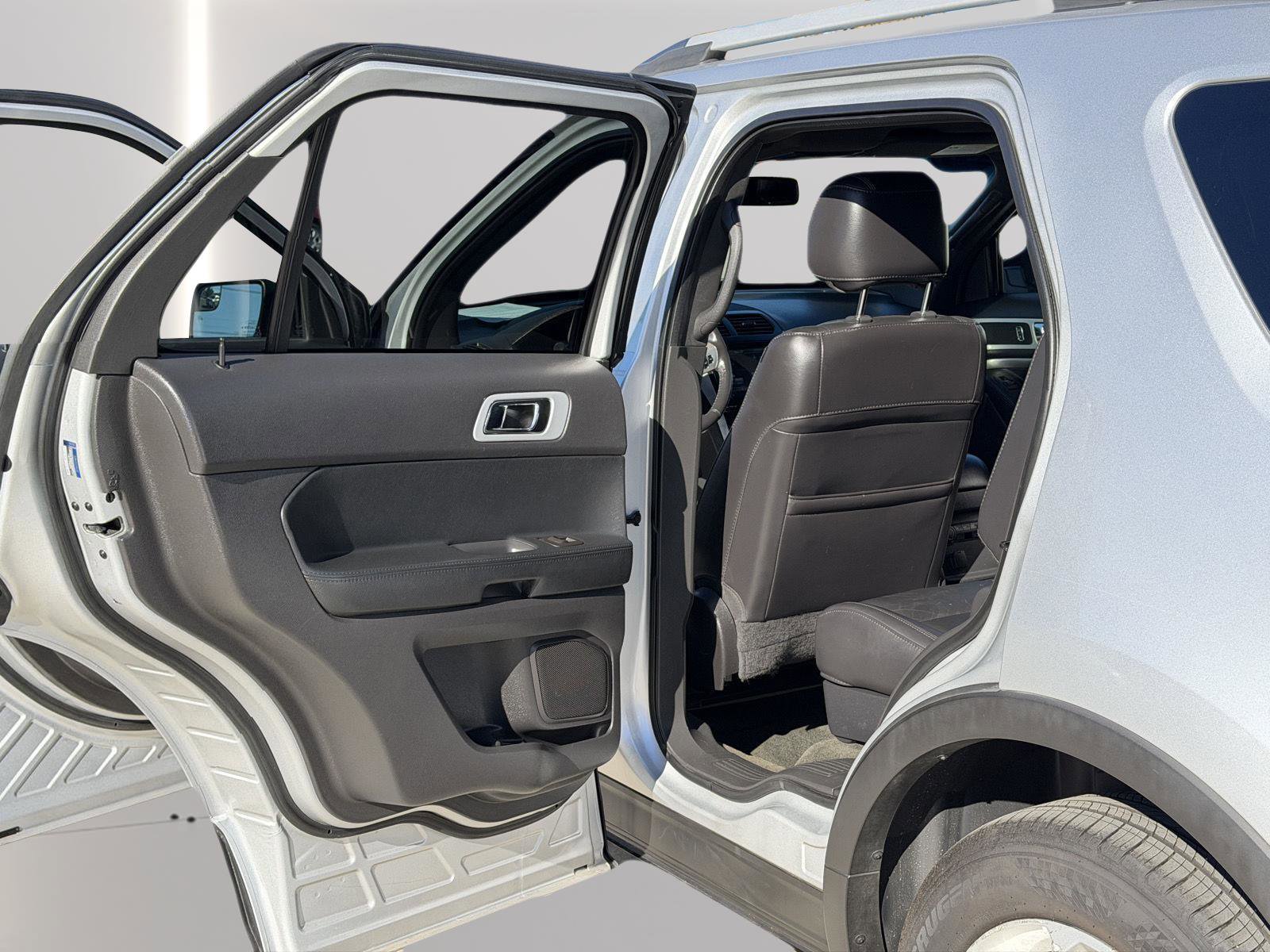 Used 2013 Ford Explorer XLT image 16