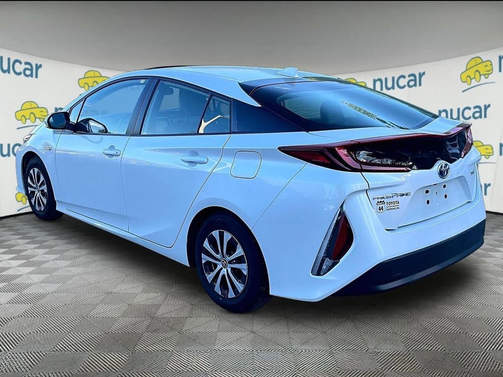 Used 2022 Toyota Prius Prime XLE FWD image 3