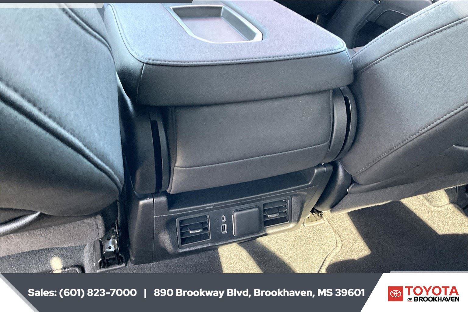 Used 2024 GMC Sierra 1500 SLT AWD/4WD image 24