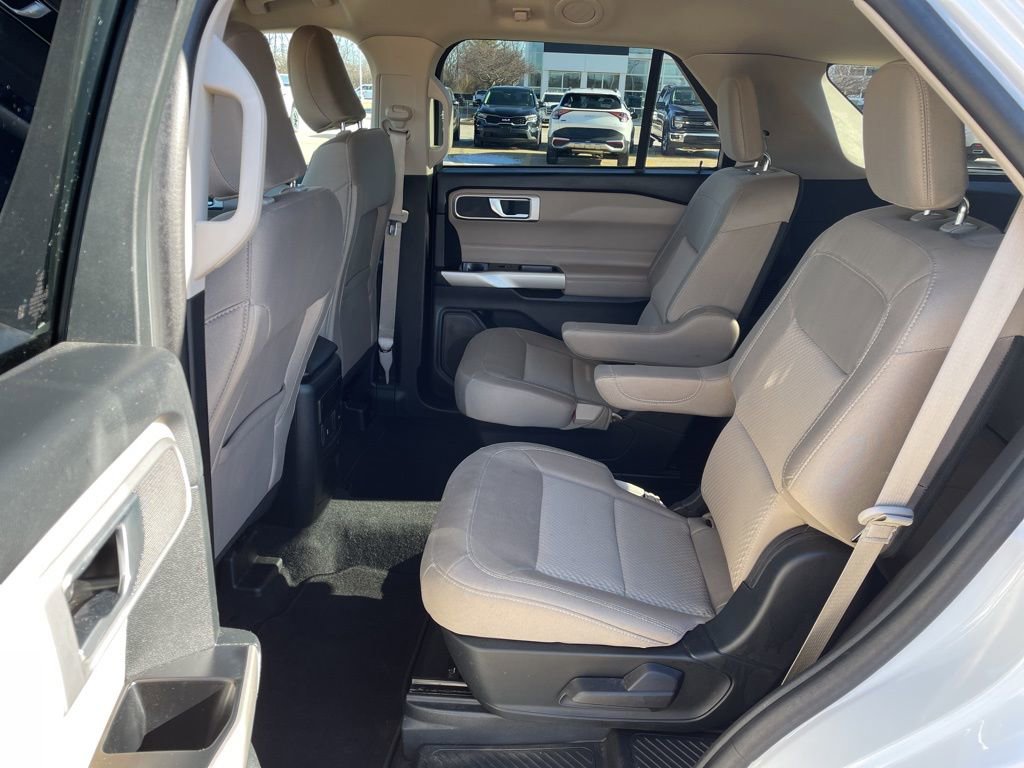 Used 2023 Ford Explorer XLT image 10