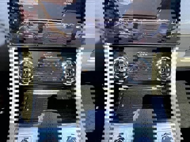 Used 2025 Jaguar F-PACE R-Dynamic S image 23