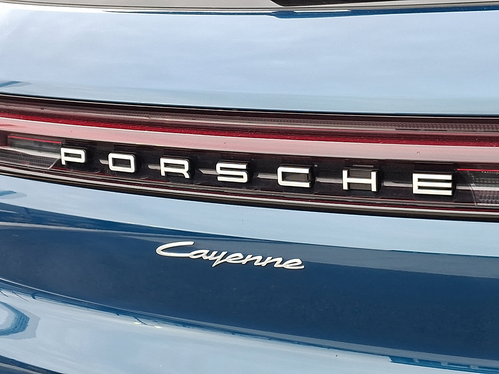 Used 2024 Porsche Cayenne image 30