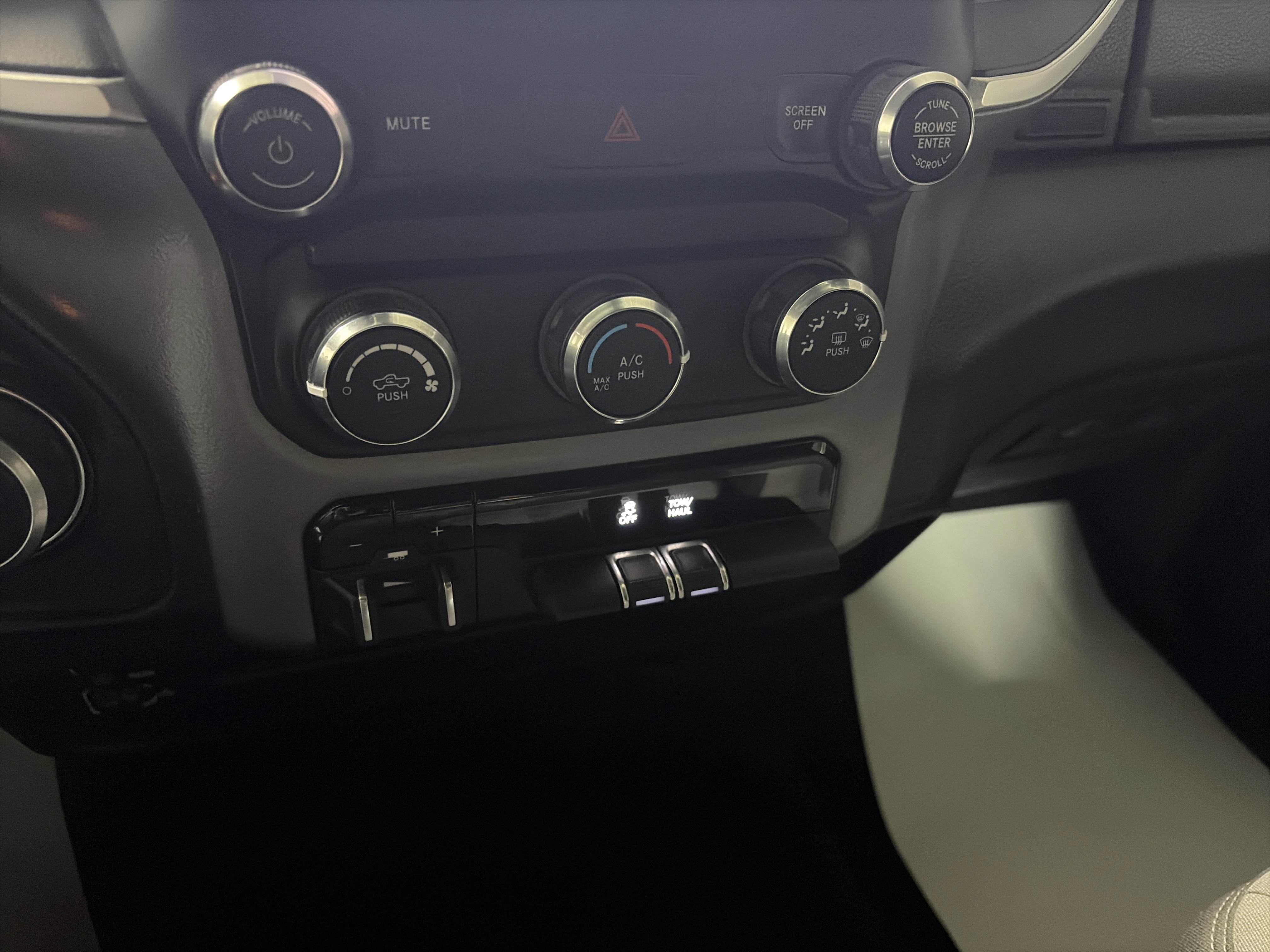 Used 2024 RAM 2500 Big Horn image 20