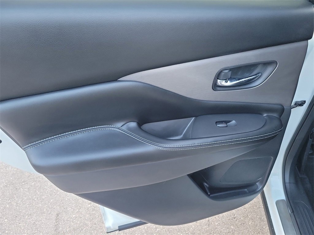 Certified 2024 Nissan Murano SV w/ SV Midnight Edition Package image 11