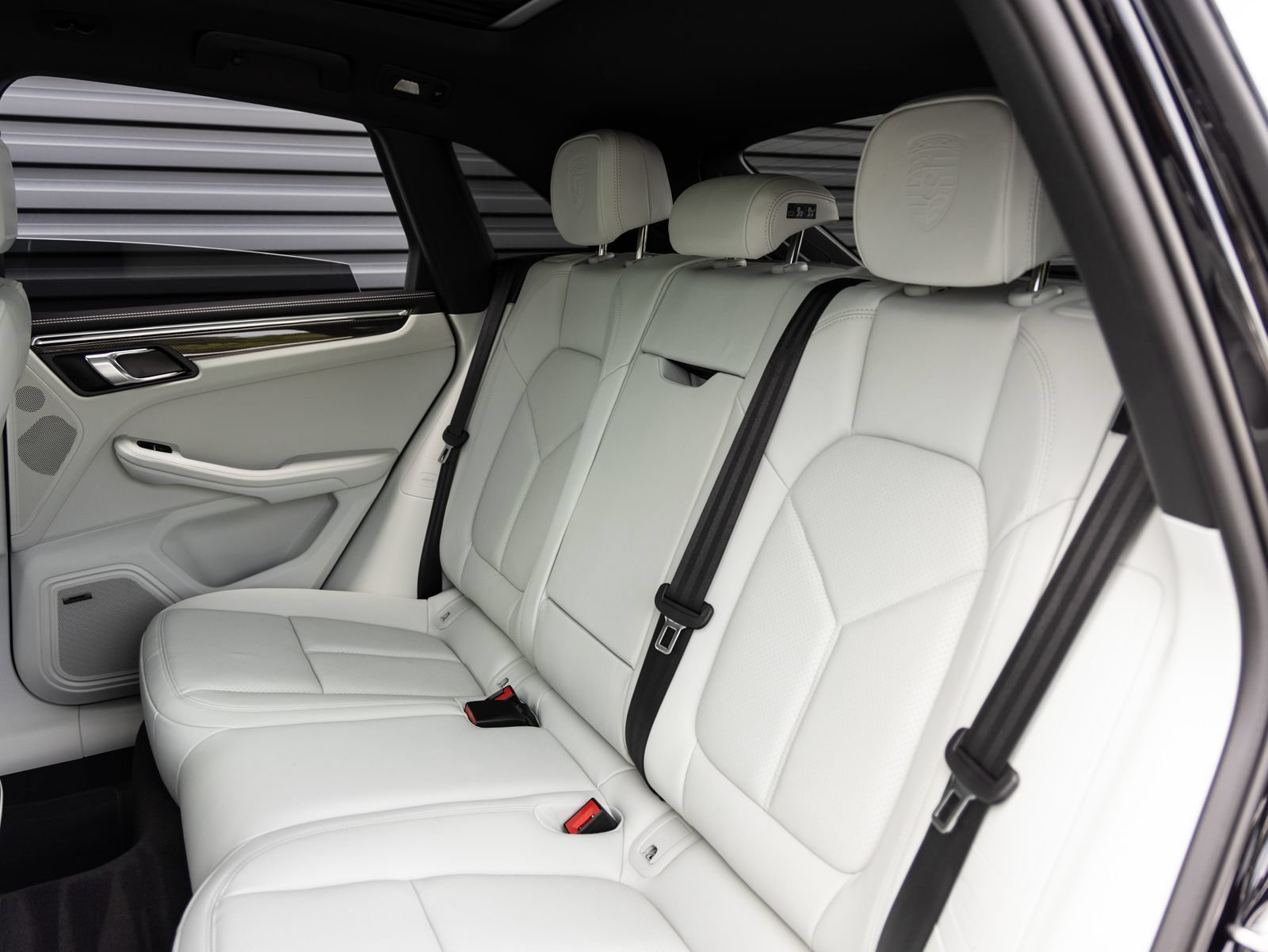 New 2026 Porsche Macan GTS AWD/4WD image 27