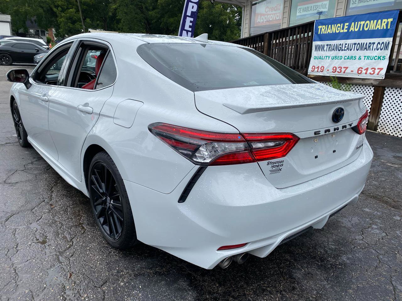Used 2022 Toyota Camry XSE FWD image 8