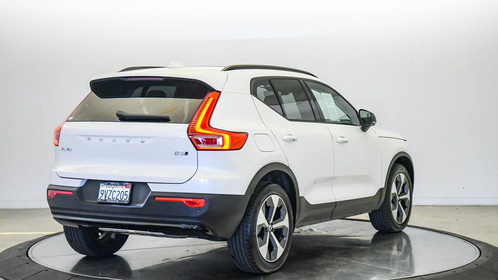 Certified 2026 Volvo XC40 B5 Plus w/ Protection Package Premier AWD/4WD image 5