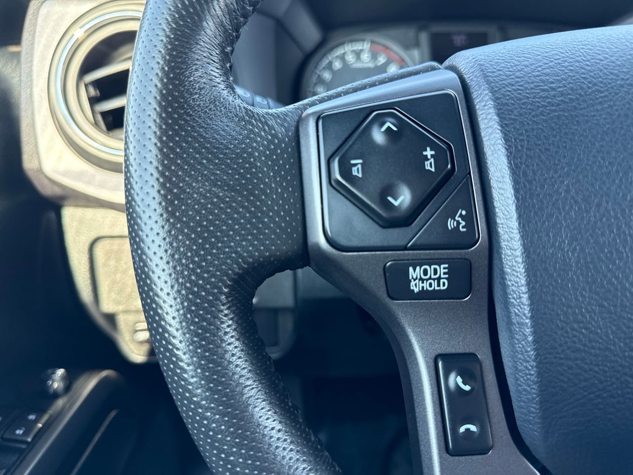 Used 2019 Toyota Tacoma TRD Sport image 29