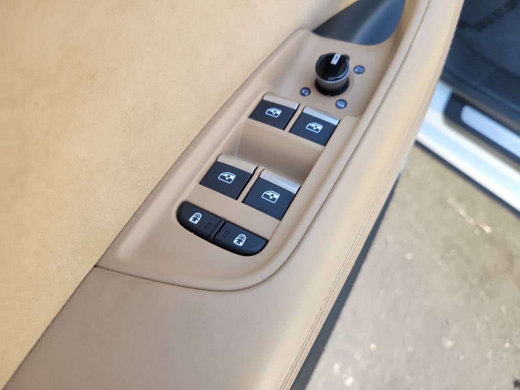 Used 2019 Audi Q8 Prestige image 17