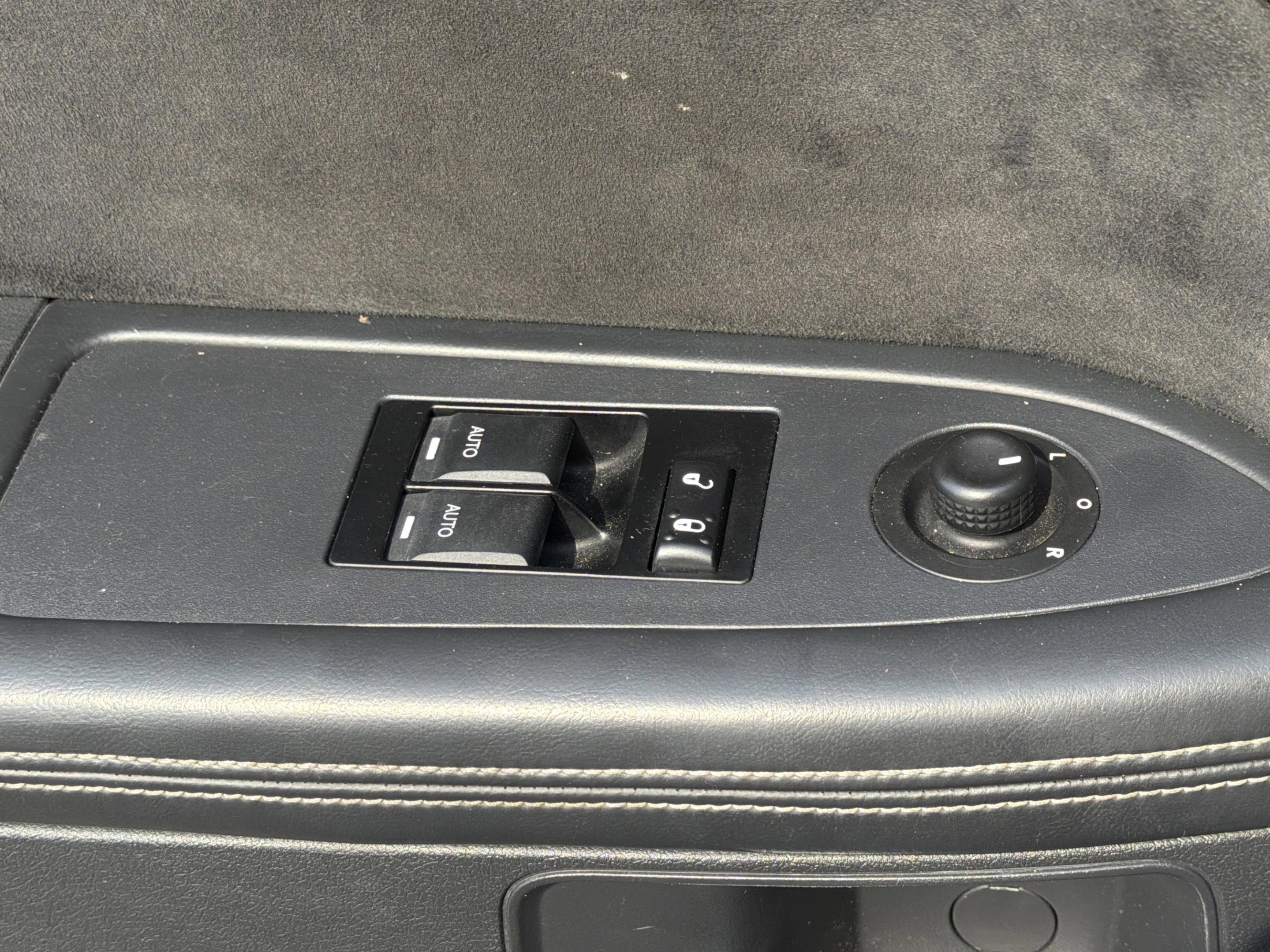 Used 2012 Dodge Challenger SRT8 w/ Premium Sound Group RWD image 21