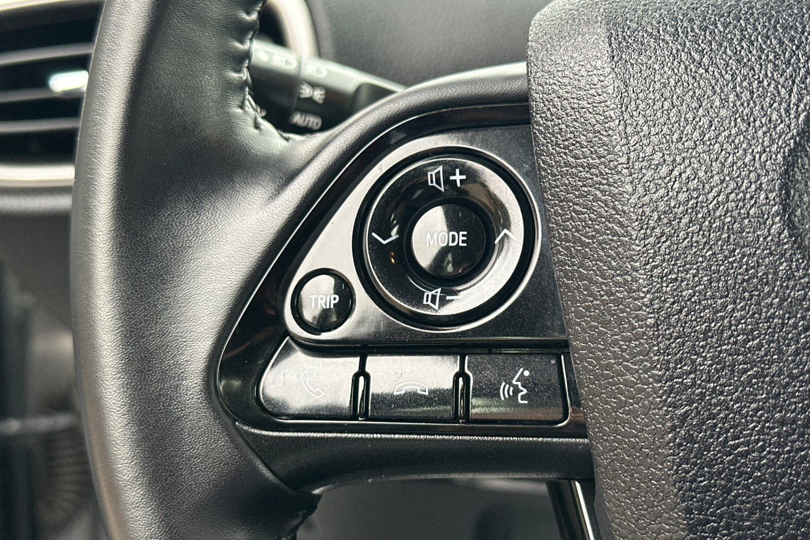 Certified 2022 Toyota Prius Prime XLE FWD image 37