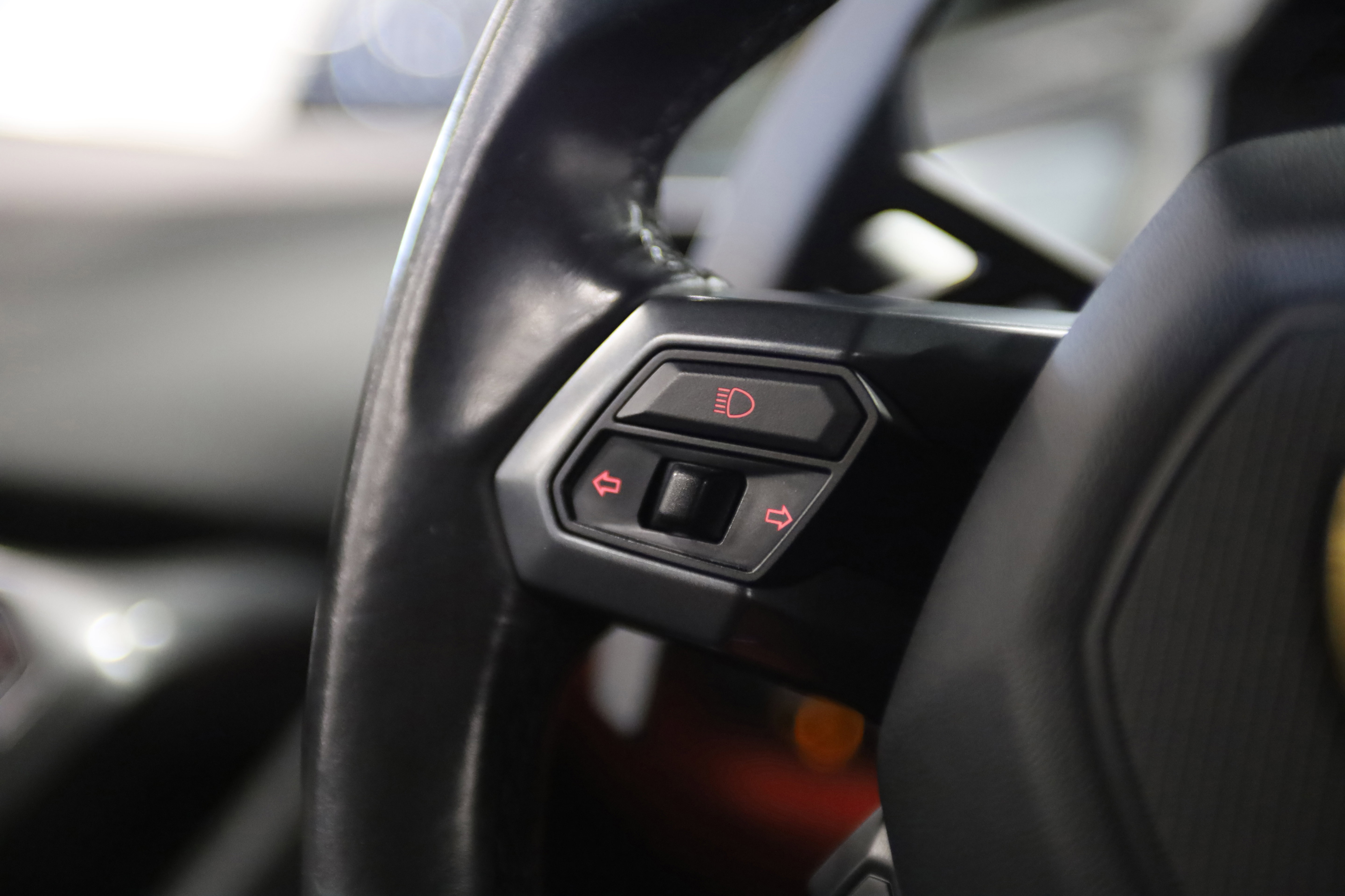 Used 2015 Lamborghini Huracan LP 610-4 image 20