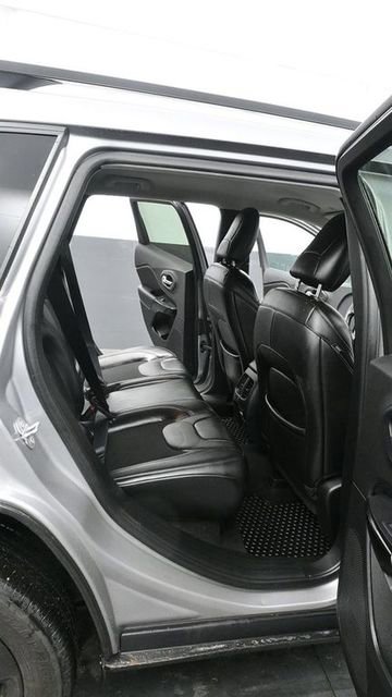 Used 2019 Jeep Cherokee Latitude Plus image 16