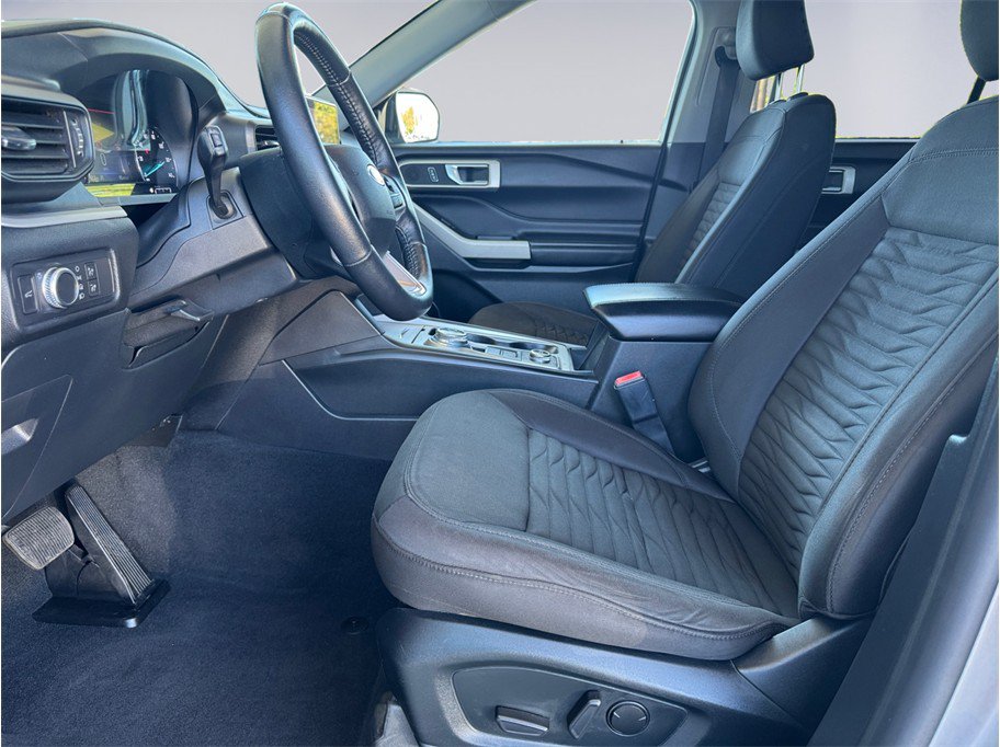 Used 2021 Ford Explorer XLT AWD/4WD image 9