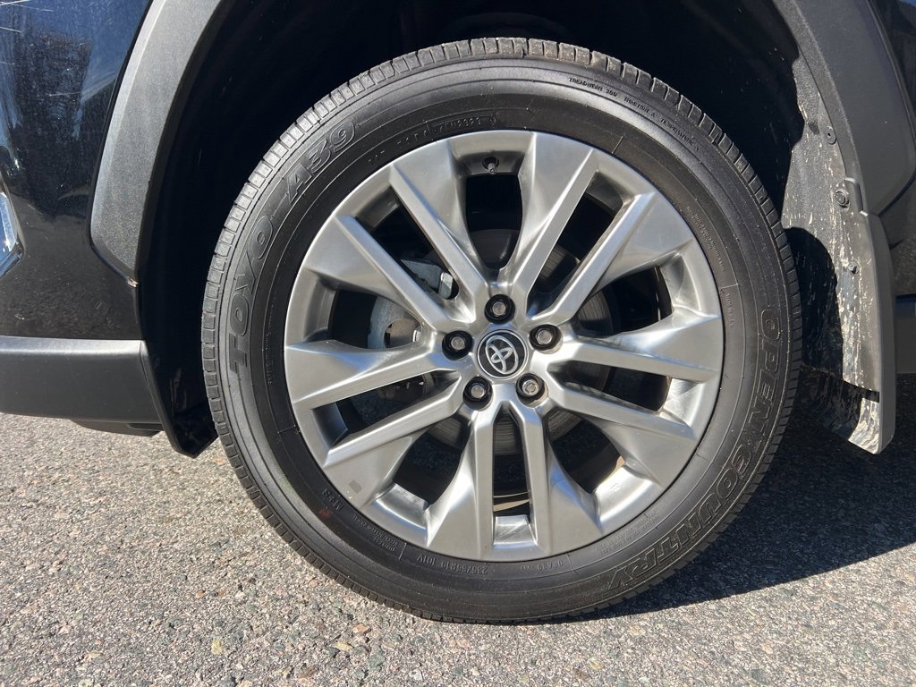 Used 2023 Toyota RAV4 XLE Premium image 10