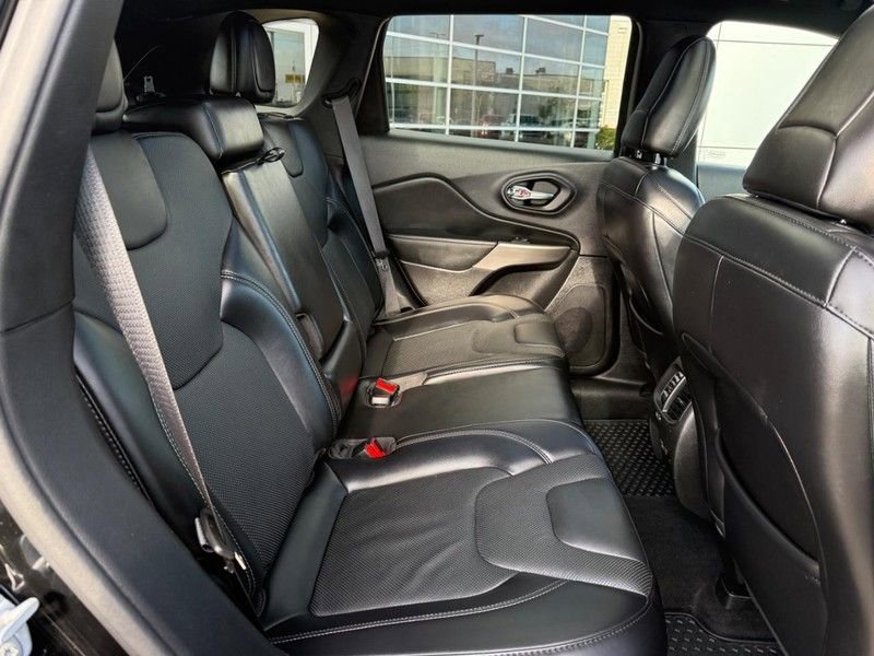 Used 2021 Jeep Cherokee High Altitude image 12