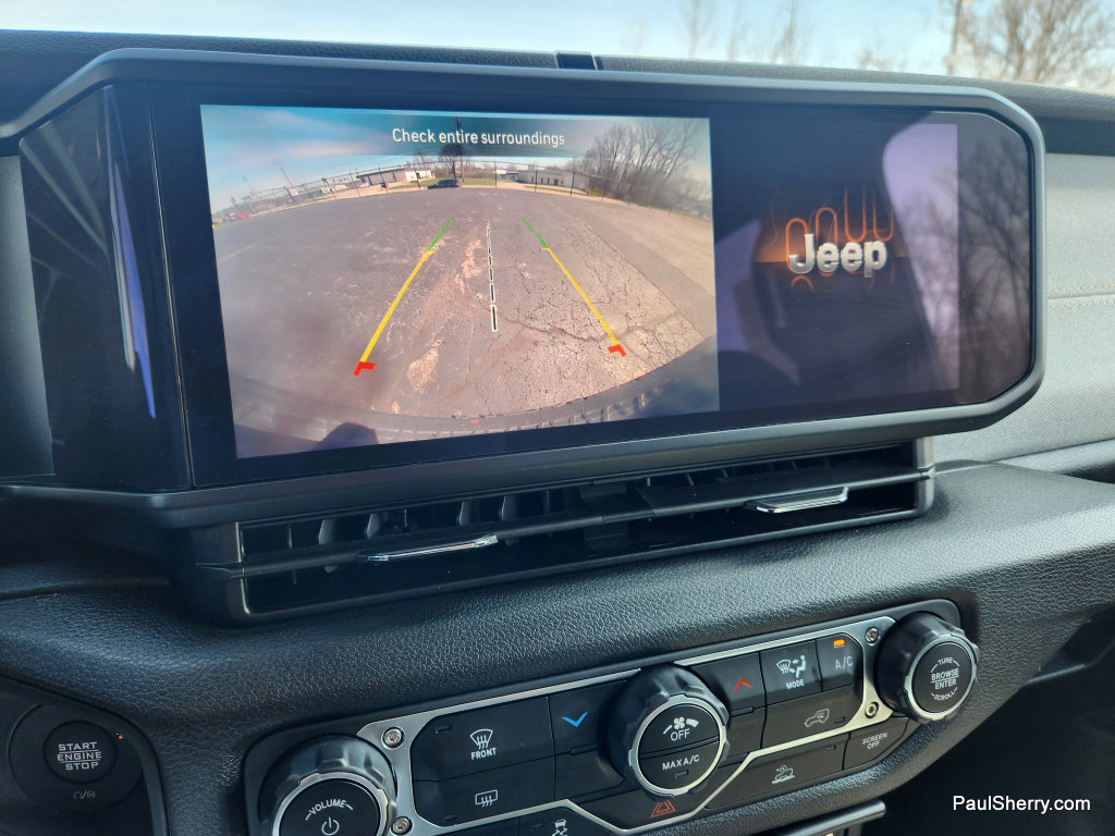 Used 2025 Jeep Wrangler Willys image 3