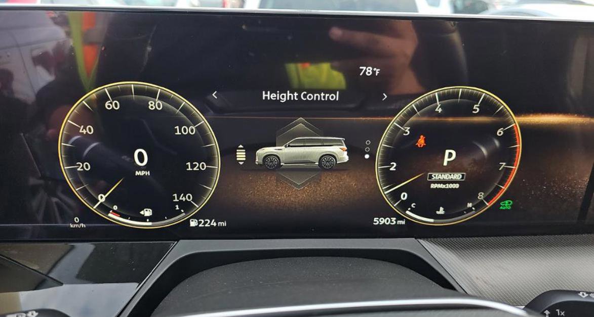 Certified 2025 INFINITI QX80 Luxe image 14