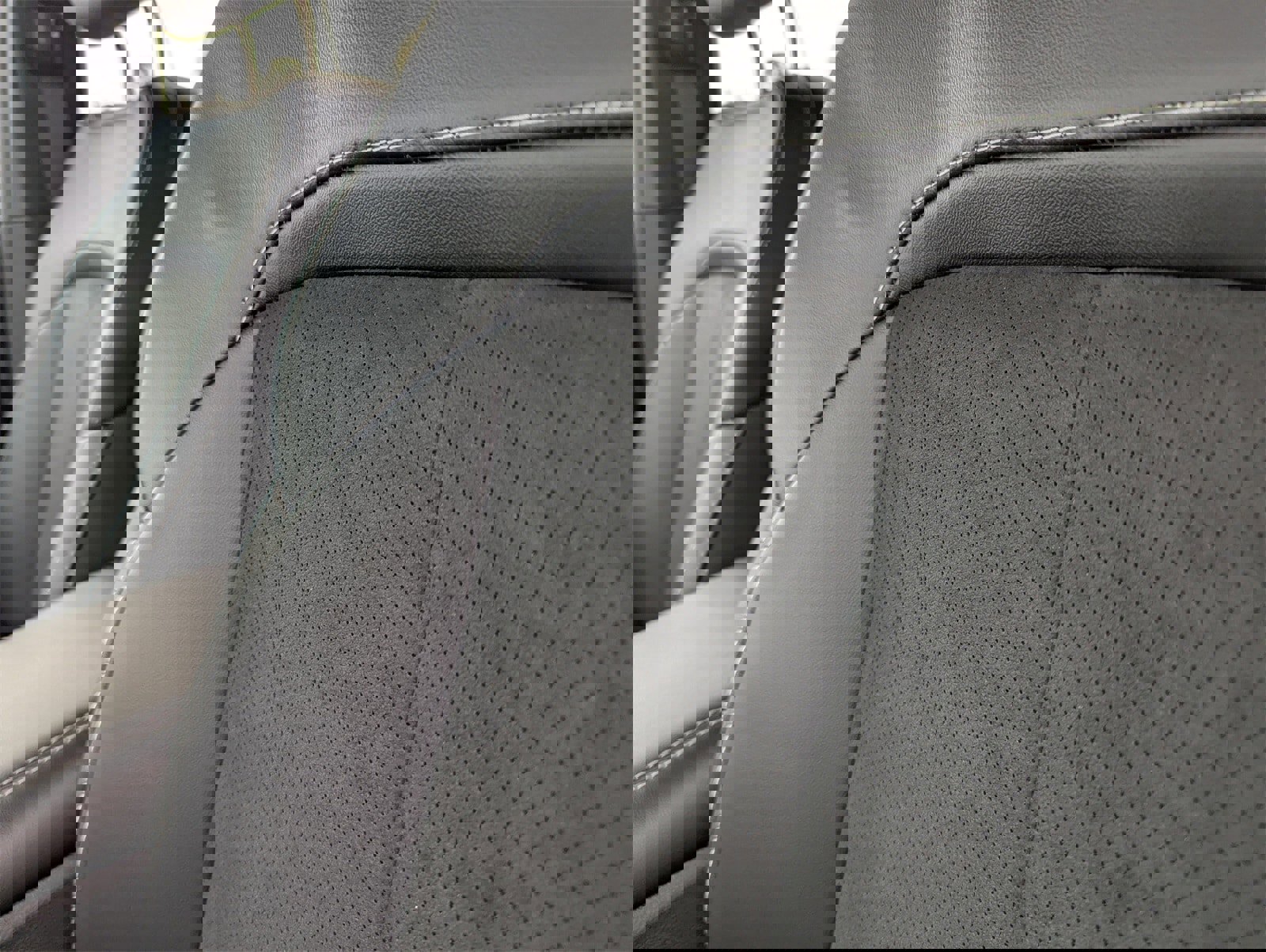 New 2025 Jeep Grand Cherokee Altitude image 13