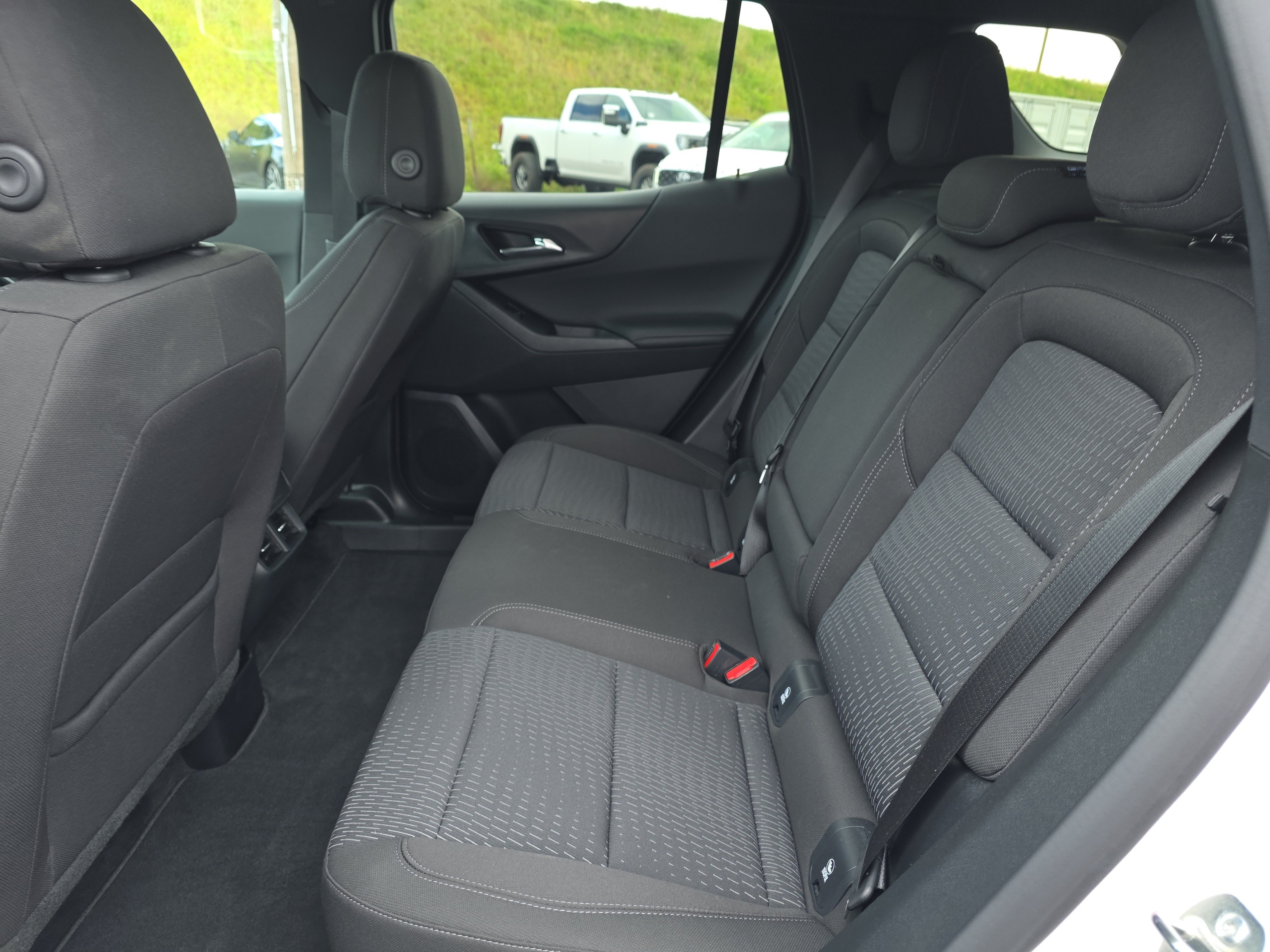Used 2026 Chevrolet Equinox LT AWD/4WD image 13