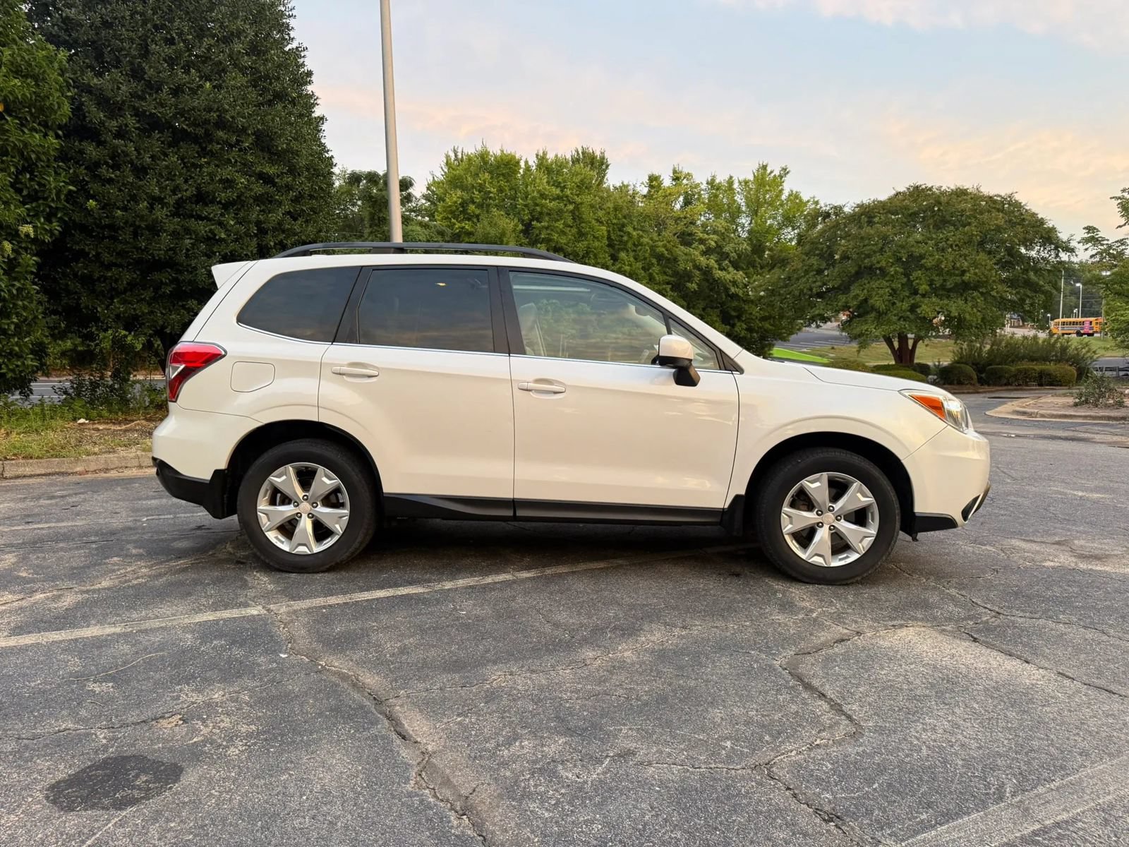Used 2016 Subaru Forester 2.5i Limited w/ Protection Package #2 AWD/4WD image 4