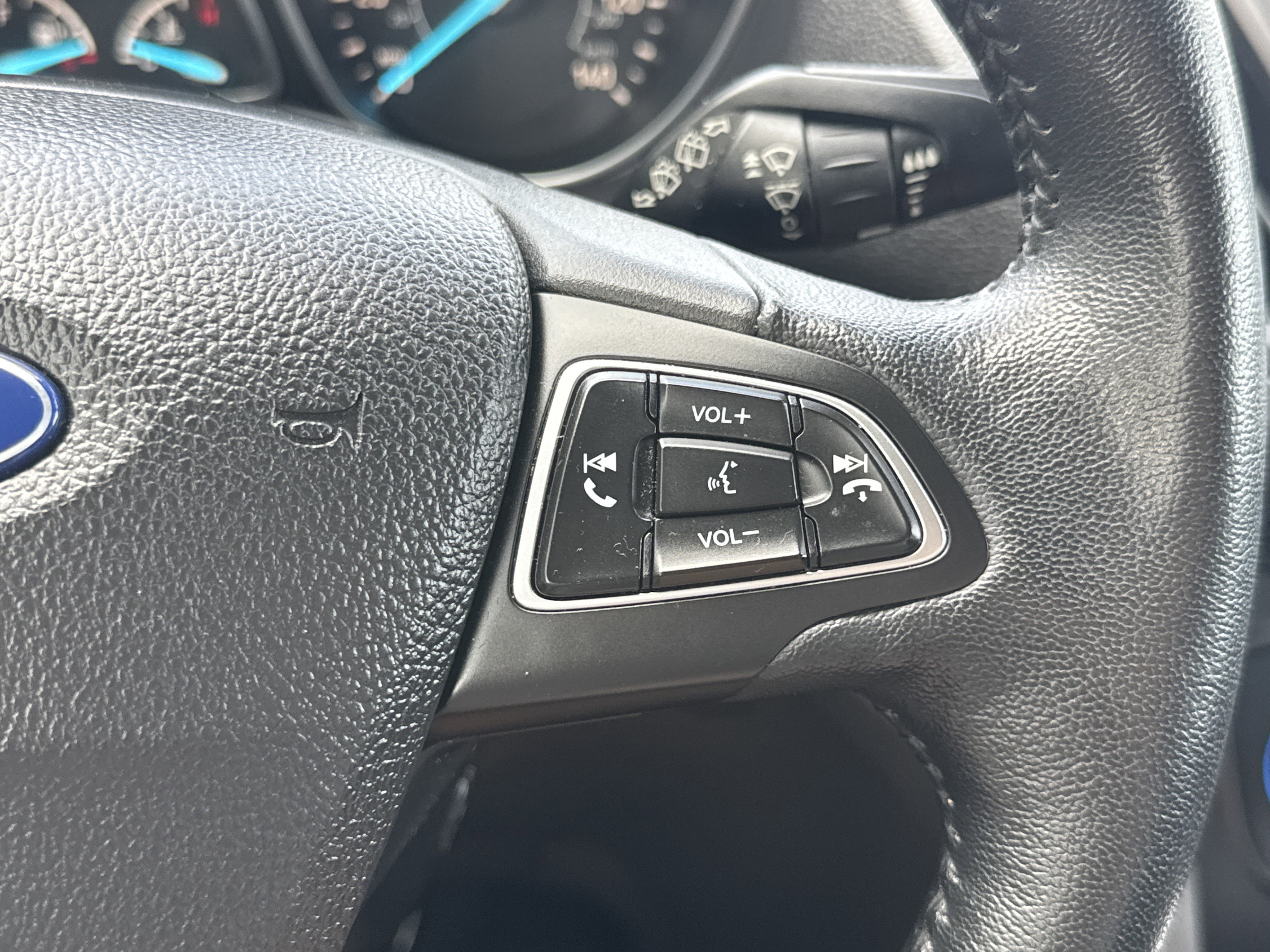 Certified 2019 Ford Escape SEL image 17