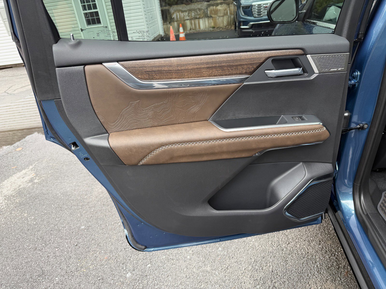 New 2026 GMC Acadia Denali Ultimate w/ LPO, Rugged Package image 18