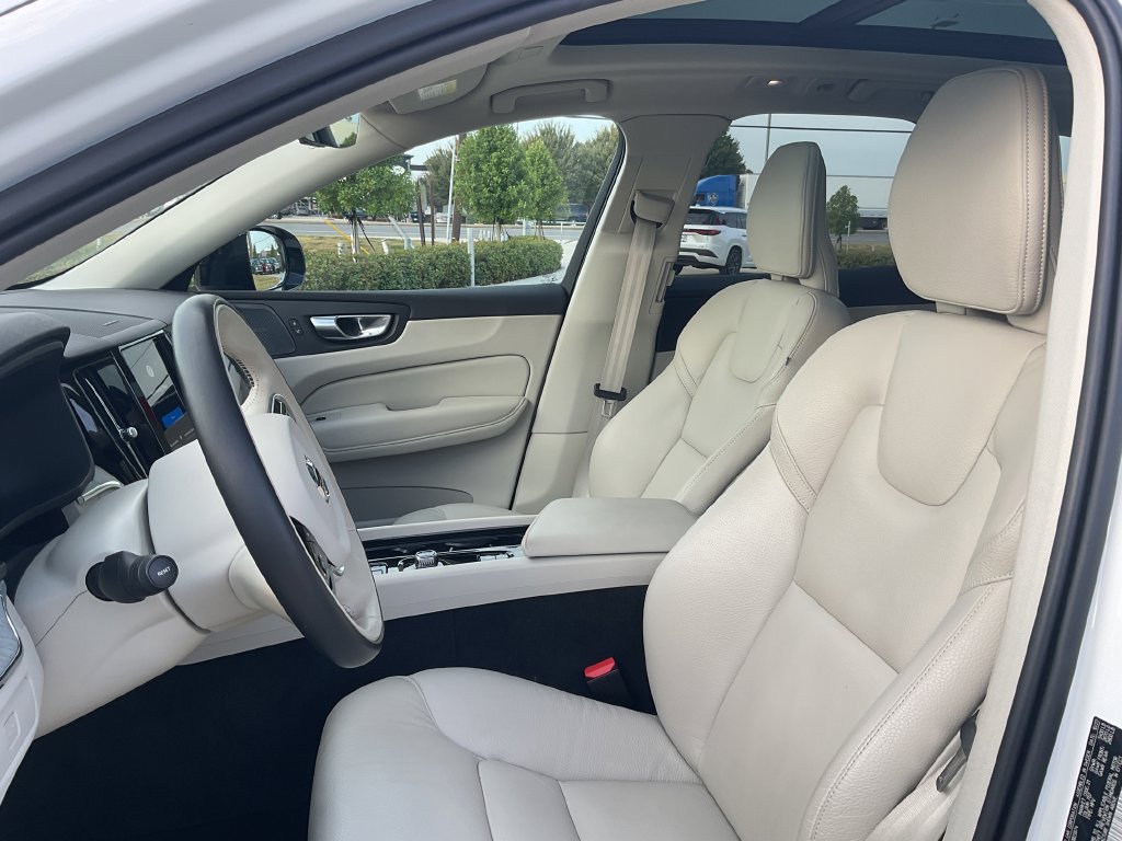 Used 2024 Volvo XC60 B5 Plus w/ Climate Package AWD/4WD image 13