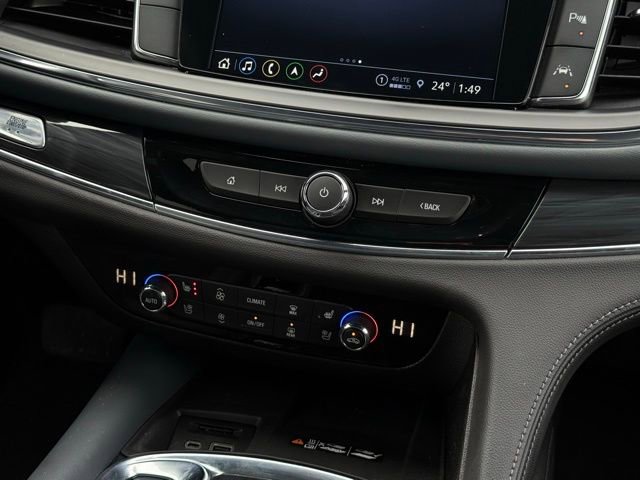 Used 2024 Buick Enclave Premium image 24