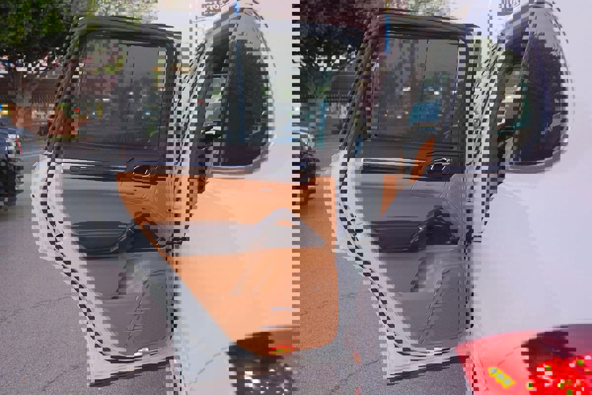 Used 2014 Porsche Cayenne GTS image 33