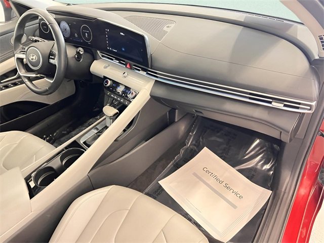 Used 2025 Hyundai Elantra Limited image 10