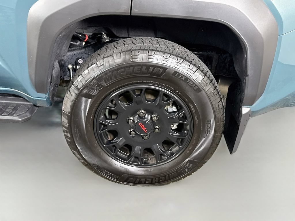 Certified 2025 Toyota 4Runner TRD Off-Road Premium AWD/4WD image 39
