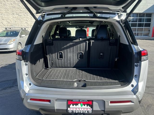 Used 2023 Nissan Pathfinder SL w/ SL Premium Package image 19