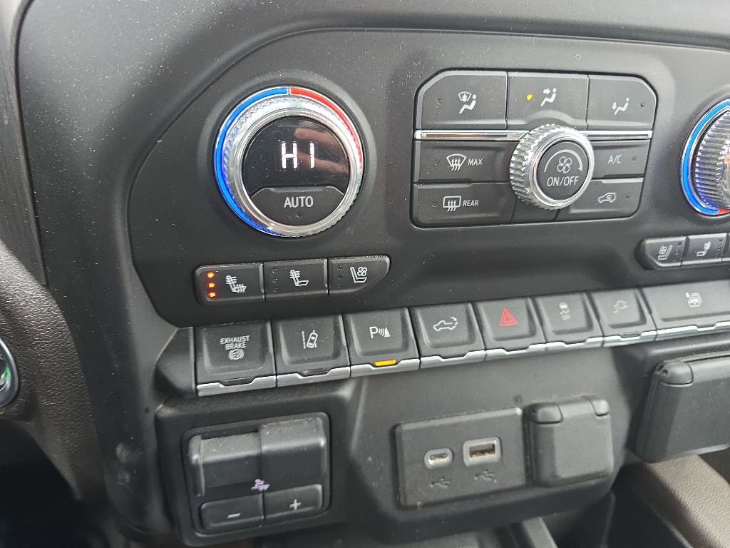 Used 2023 GMC Sierra 3500 Denali AWD/4WD image 19