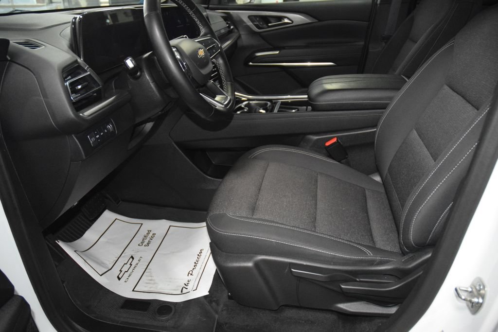 Used 2024 Chevrolet Traverse LS w/ LPO, Floor Liner Package AWD/4WD image 37
