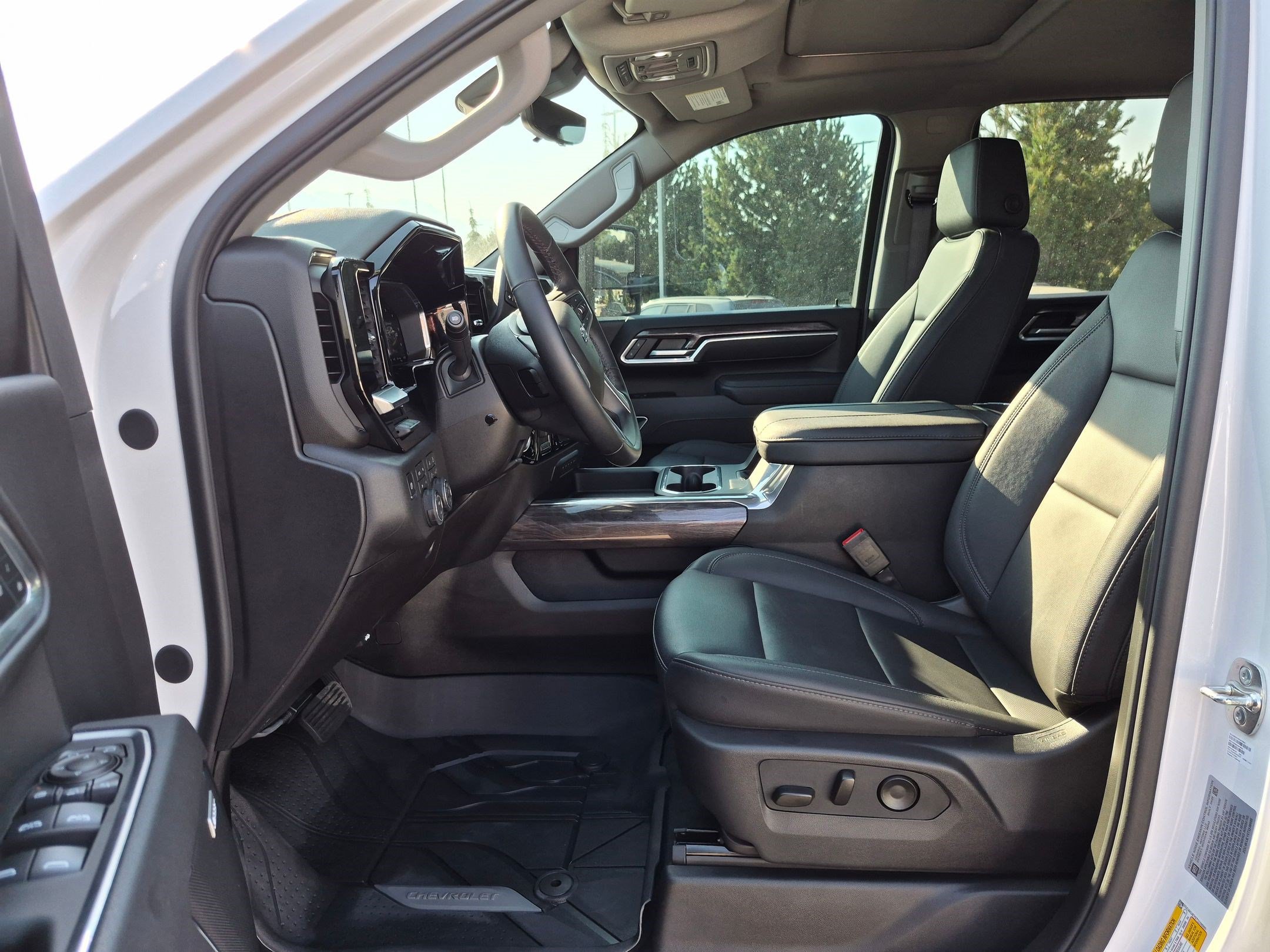Used 2026 Chevrolet Silverado 3500 LTZ w/ Trail Boss Package AWD/4WD image 15