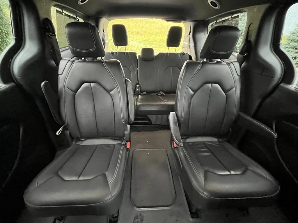 Used 2020 Chrysler Pacifica Touring-L AWD/4WD image 25