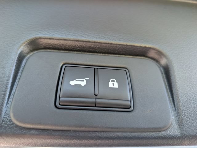 Used 2023 Nissan Rogue SV w/ SV Premium B Package FWD image 14