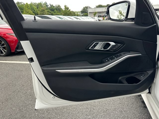 Used 2021 BMW 330i Sedan w/ Convenience Package RWD image 10