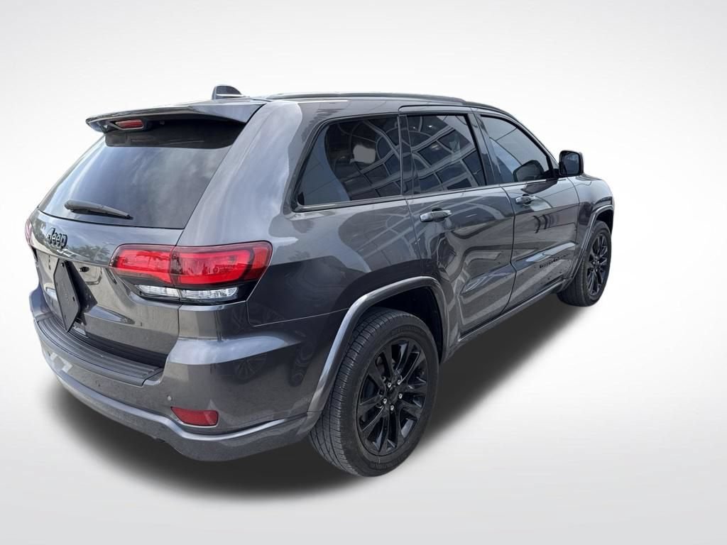 Used 2020 Jeep Grand Cherokee Altitude RWD image 3