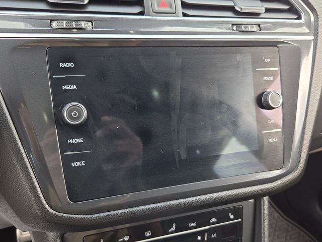 Used 2024 Volkswagen Tiguan SE R-Line image 21