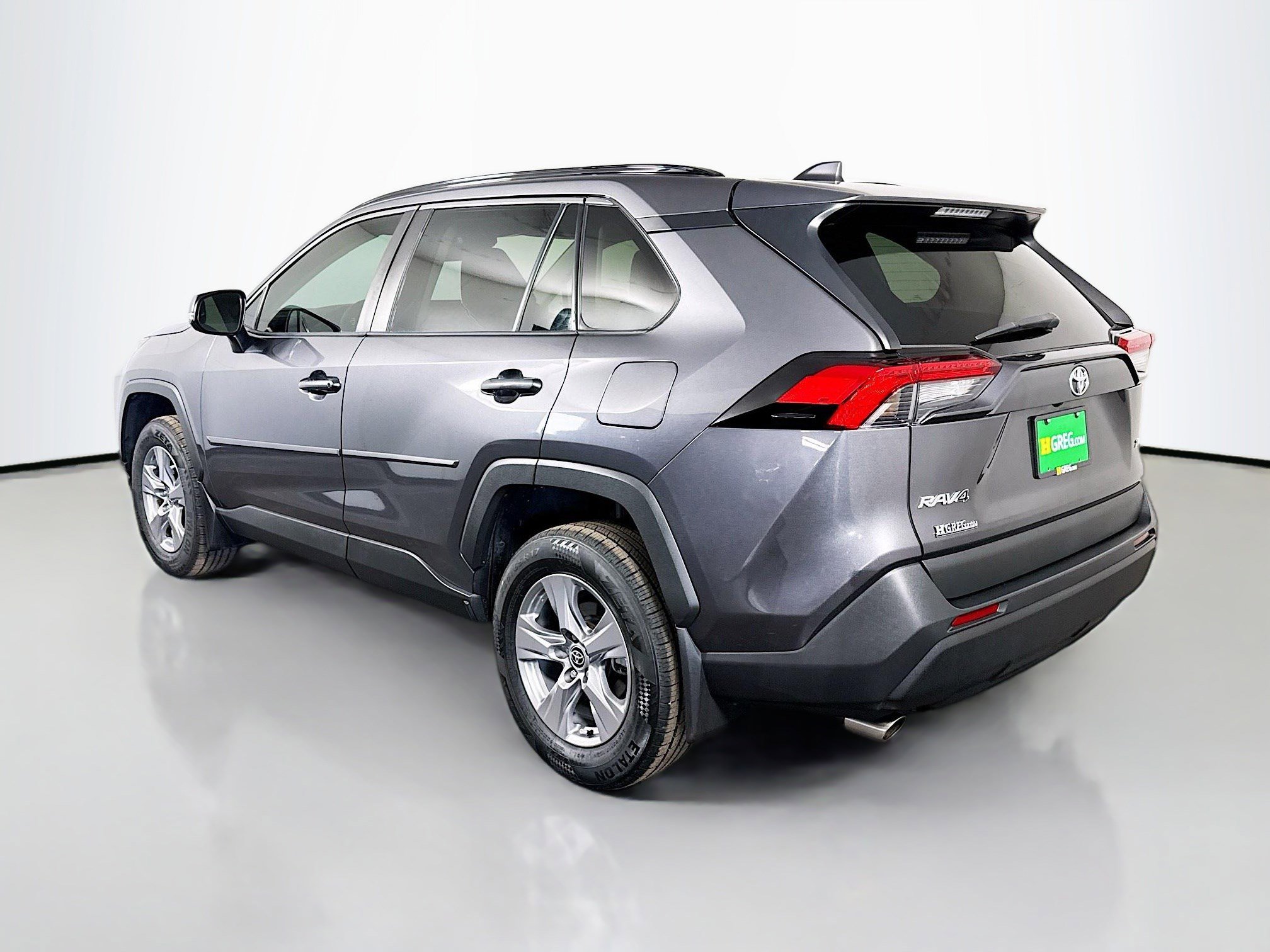 Used 2022 Toyota RAV4 XLE image 7