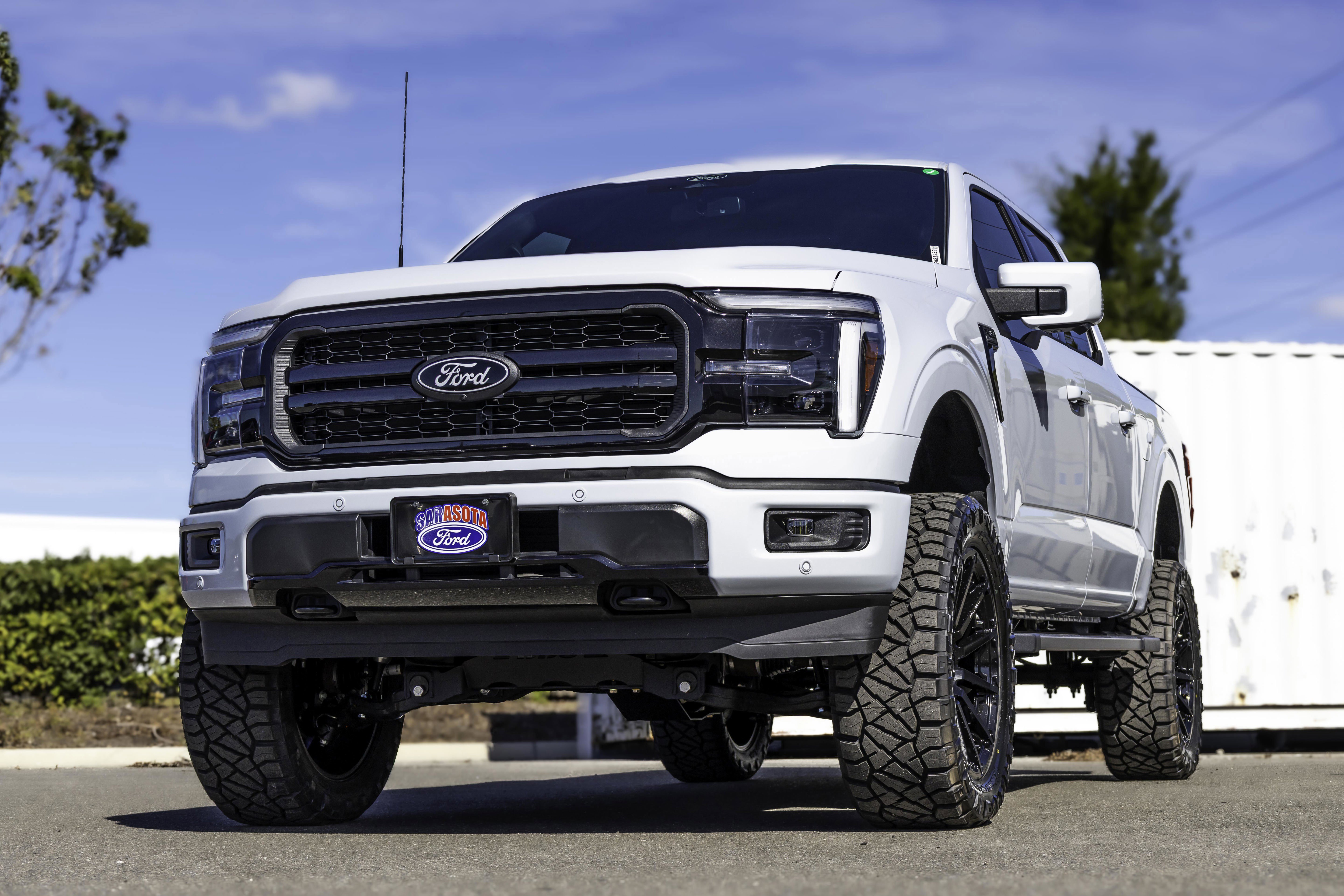 New 2025 Ford F150 Lariat w/ Equipment Group 502A High AWD/4WD image 8