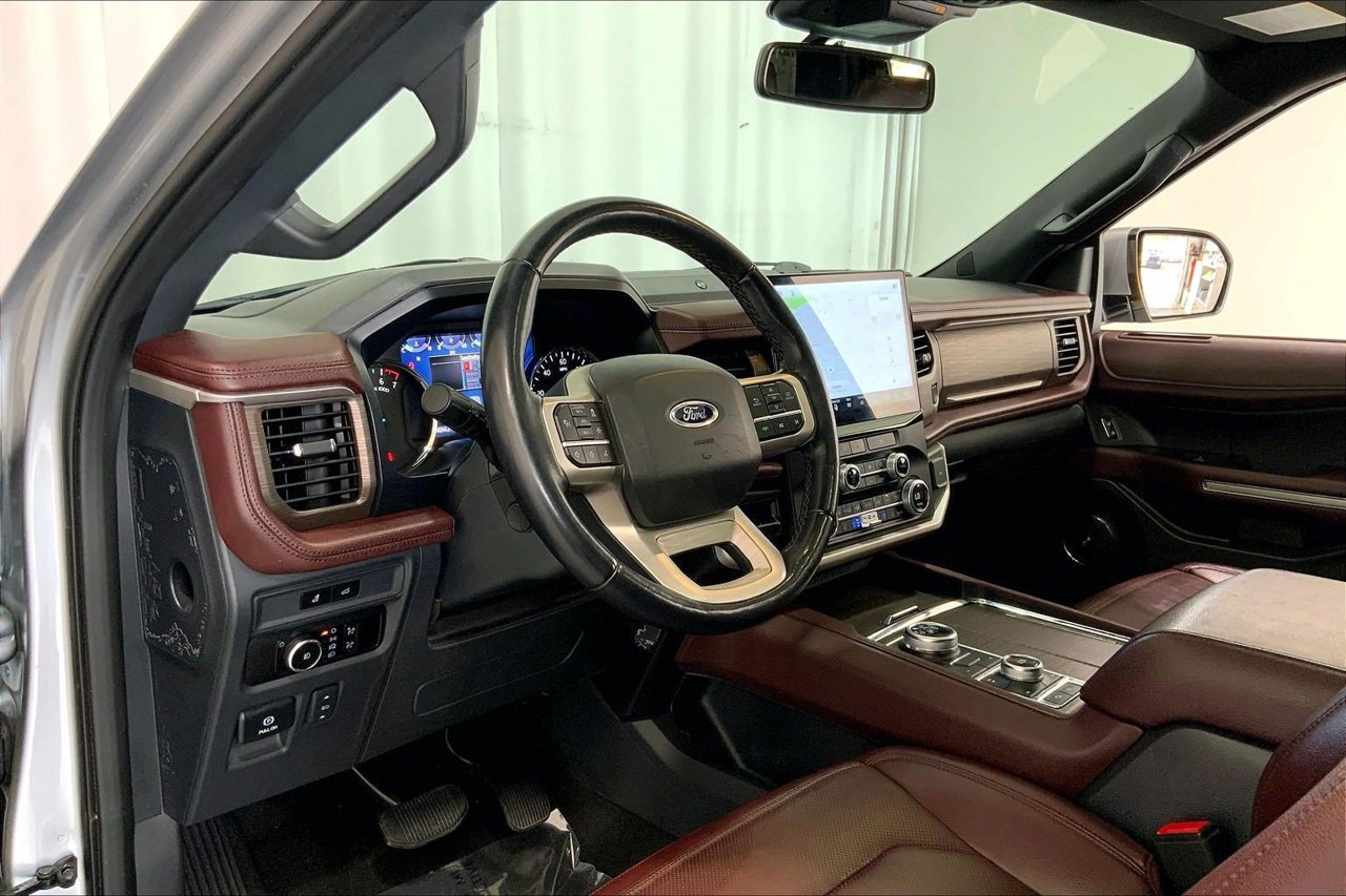 Used 2023 Ford Expedition Max Limited AWD/4WD image 14